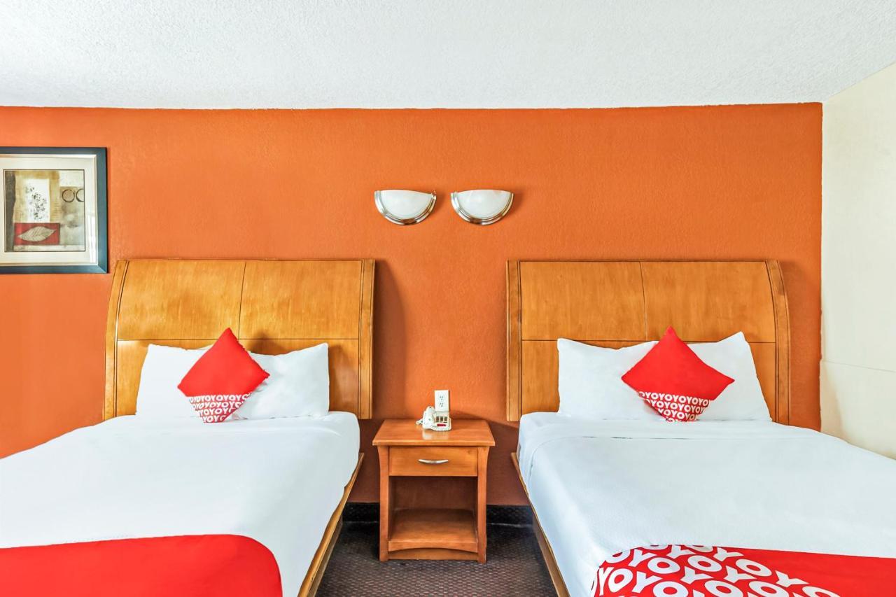 Oyo Tx Southwest, I-45 Hotel