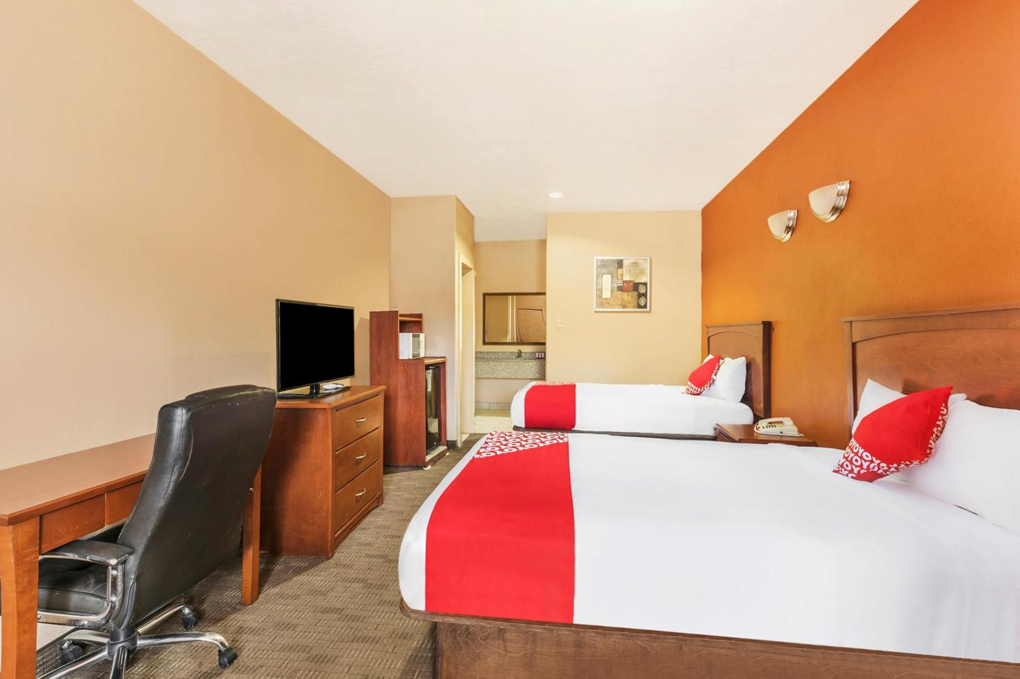 Oyo Tx Southwest, I-45 Hotel